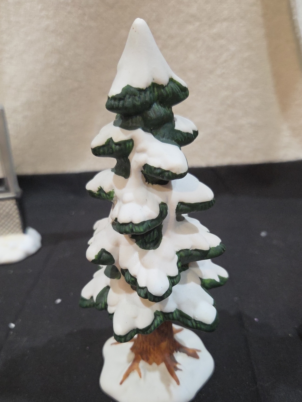 HOLIDAY VILLAGE TREE